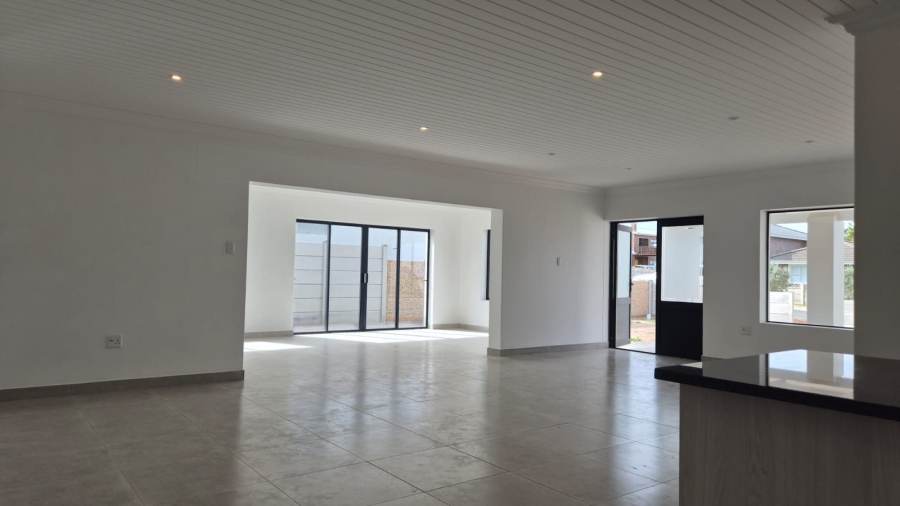 3 Bedroom Property for Sale in Stilbaai Wes Western Cape